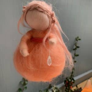 Filzfee Filzfigur, apricotfarben, mit Glitzerstein, Titelbild